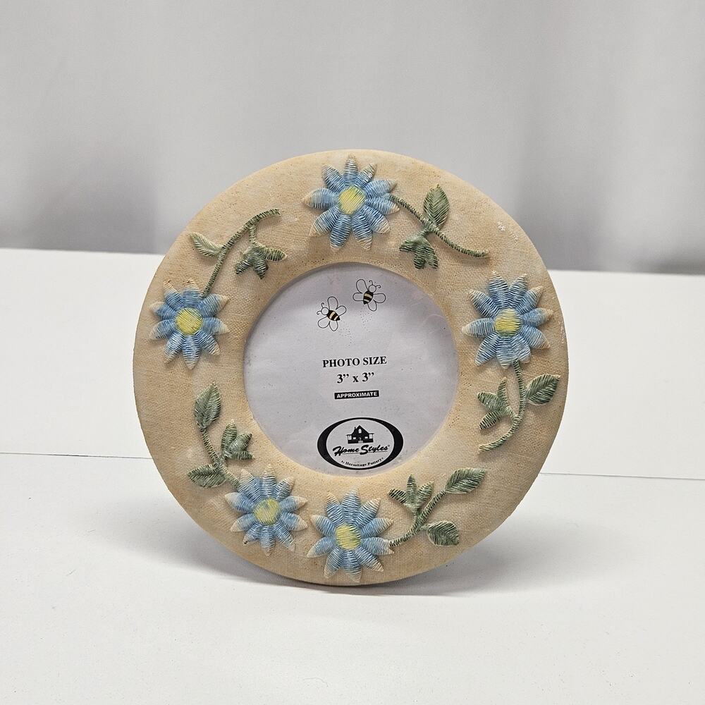 Vtg Home Styles Photo Frame Round Ceramic Standing Blue Daisies 3" x 3" Photo